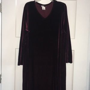 Great for the holidays Long velvety feeling dress